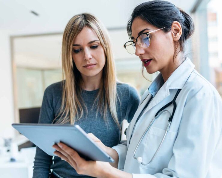 Sanidad pública vs. privada para expatriados en España: ¿cuál es la mejor opción?