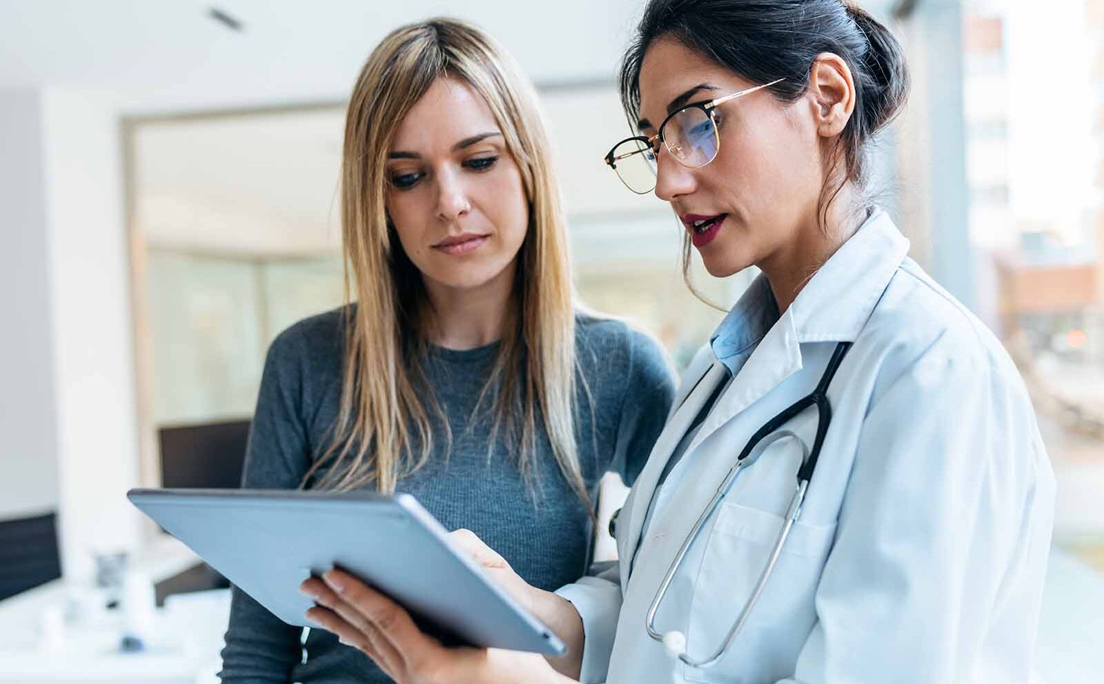 Public vs private healthcare for expats: which option is better in Spain?